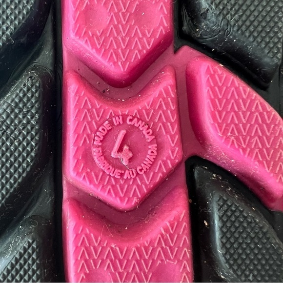 Kamik Youth Sz 4 Snow Boots Pink And Black With Faux Fur Edge Fleece Line - Picture 12 of 14